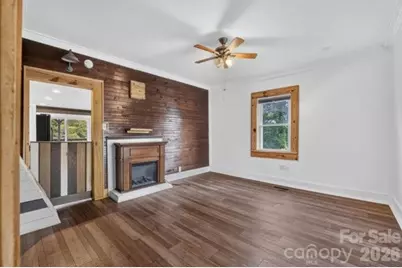 403 SW Spruce Street SW, Lenoir, NC 28645 - Photo 6