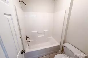 10124 Windtree Ln, Charlotte, NC 28215 - Photo 22