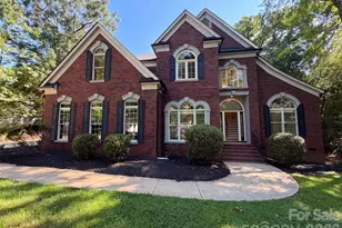 10124 Windtree Ln, Charlotte, NC 28215 - Photo 1