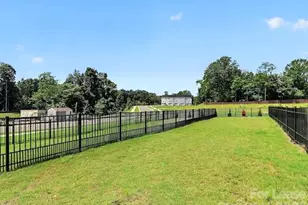 3110 McCauley Mdws Dr, Charlotte, NC 28216 - Photo 40
