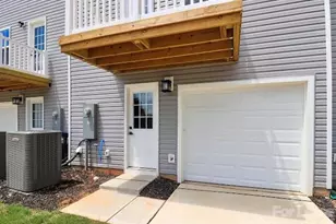3110 McCauley Mdws Dr, Charlotte, NC 28216 - Photo 2