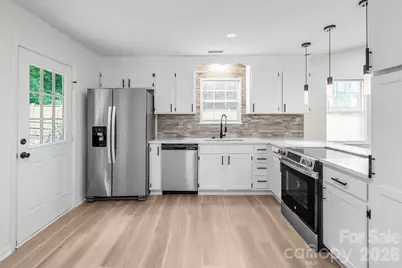 8425 Lochinvar Drive, Charlotte, NC 28227 - Photo 10