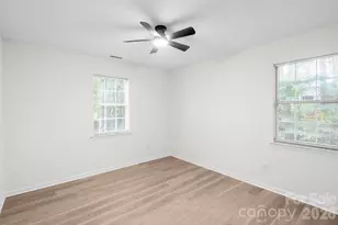 8425 Lochinvar Dr, Charlotte, NC 28227 - Photo 16