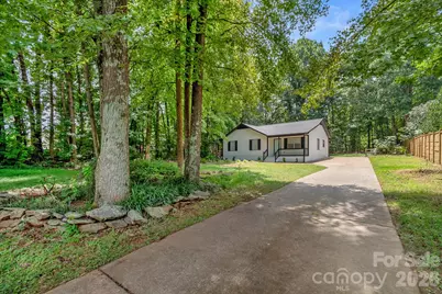 8425 Lochinvar Drive, Charlotte, NC 28227 - Photo 2