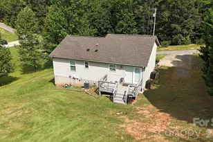 2827 Hollybrook Ln, Morganton, NC 28655 - Photo 4