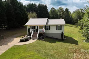2827 Hollybrook Ln, Morganton, NC 28655 - Photo 2