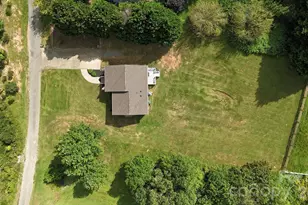 2827 Hollybrook Ln, Morganton, NC 28655 - Photo 8