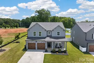 14103 Belmont Greene Dr, Charlotte, NC 28213 - Photo 2