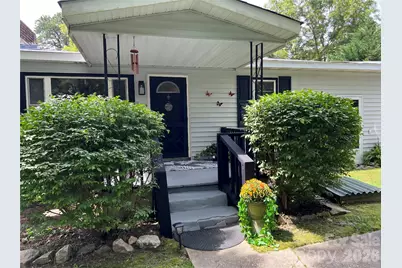 1323 Locust Grove Road, Hendersonville, NC 28792 - Photo 2
