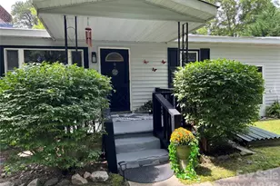 1323 Locust Grove Rd, Hendersonville, NC 28792 - Photo 2