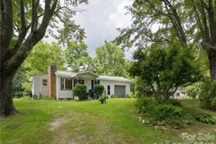 1323 Locust Grove Rd, Hendersonville, NC 28792 - Photo 1