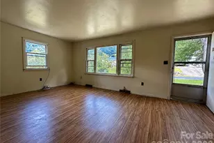 440 US 19E Hwy, Spruce Pine, NC 28777 - Photo 6