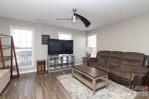 1109 Triece Ln, Charlotte, NC 28215 - Photo 2