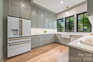 237 N Canterbury Rd, Charlotte, NC 28211 - Photo 14
