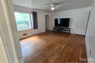305 Oakland Ave Ave, Morganton, NC 28655 - Photo 18