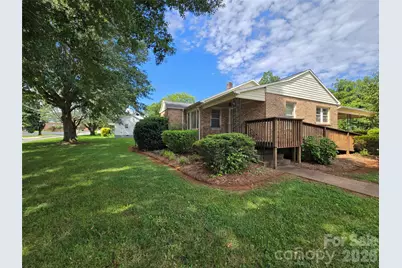 305 Oakland Avenue Avenue, Morganton, NC 28655 - Photo 2