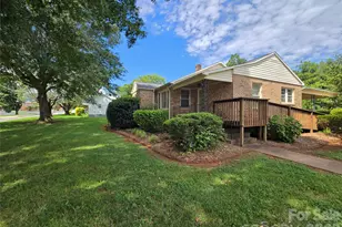 305 Oakland Ave Ave, Morganton, NC 28655 - Photo 2