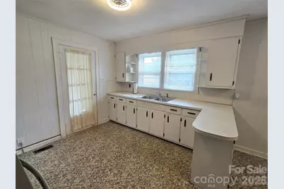 305 Oakland Avenue Avenue, Morganton, NC 28655 - Photo 16