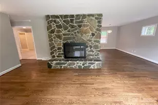 540 Carolyn Ln, Charlotte, NC 28213 - Photo 2