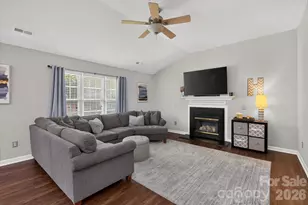 9407 Thatcher Hall Ct, Charlotte, NC 28277 - Photo 10