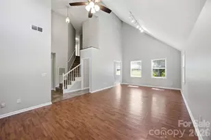 534 Mary Charlotte Dr, Charlotte, NC 28262 - Photo 2