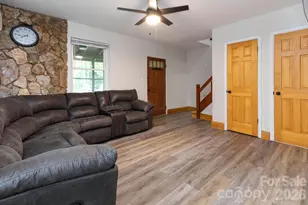 210 Sunset Farm Rd, Whittier, NC 28789 - Photo 4