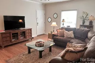 5925 Quail Hollow Rd, Charlotte, NC 28210 - Photo 4