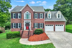 5709 Mallard Grove Rd, Charlotte, NC 28269 - Photo 2