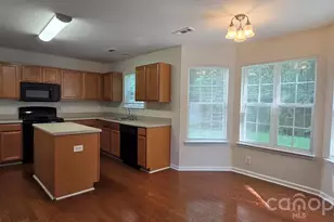 5708 Twin Brook Dr, Charlotte, NC 28269 - Photo 2