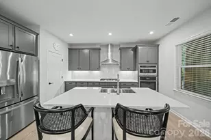 8114 Franklin Trl St, Charlotte, NC 28227 - Photo 2