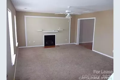 1426 Peach Park Lane, Charlotte, NC 28216 - Photo 2