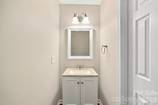 10404 Haddington Dr NW, Charlotte, NC 28269 - Photo 6