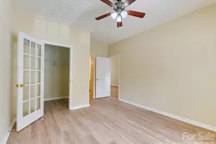 9128 Treyburn Dr, Charlotte, NC 28216 - Photo 8