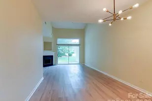 9128 Treyburn Dr, Charlotte, NC 28216 - Photo 6