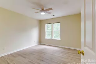 9128 Treyburn Dr, Charlotte, NC 28216 - Photo 12