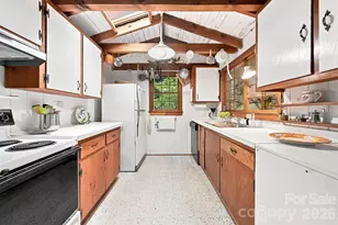 6354 Gingercake Rd, Newland, NC 28657 - Photo 18