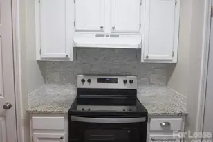 5008 Aberdun Ct, Charlotte, NC 28215 - Photo 16