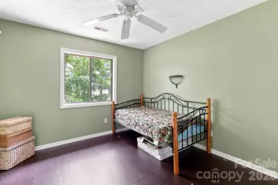 98 Laurelwood Circle W #6, Hendersonville, NC 28791 - Photo 20