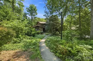98 Laurelwood Cir W, Hendersonville, NC 28791 - Photo 2
