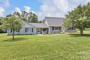 47 Cane Creek Cir, Fairview, NC 28730 - Photo 2