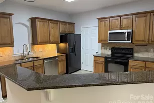 14817 Santa Lucia Dr, Charlotte, NC 28277 - Photo 4