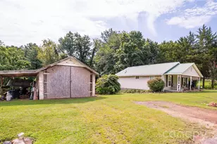 4023 Junior Henry St, Morganton, NC 28655 - Photo 4