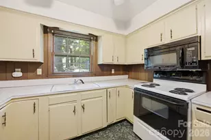 2105 Helen Dr, Gastonia, NC 28054 - Photo 10