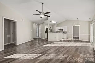 4410 Craven Hill Dr, Charlotte, NC 28216 - Photo 4