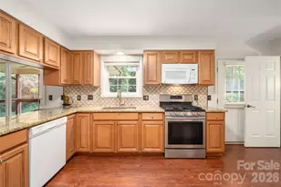 4 Hunters Ln, Hendersonville, NC 28791 - Photo 12