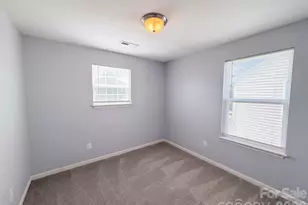 5730 Natick Dr, Charlotte, NC 28214 - Photo 12