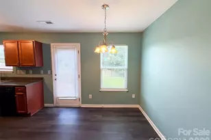 5730 Natick Dr, Charlotte, NC 28214 - Photo 6