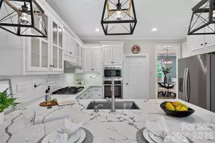 8011 Alba Ct, Charlotte, NC 28269 - Photo 6