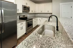 208 Robinson Holw Dr, Candler, NC 28715 - Photo 6