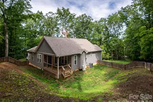 208 Robinson Holw Dr, Candler, NC 28715 - Photo 20